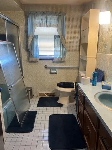 $350,000 | 220 West Street, West Warwick, RI 02893