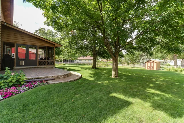 $350,000 | 1005 South Hershey Road, Bloomington, IL 61704