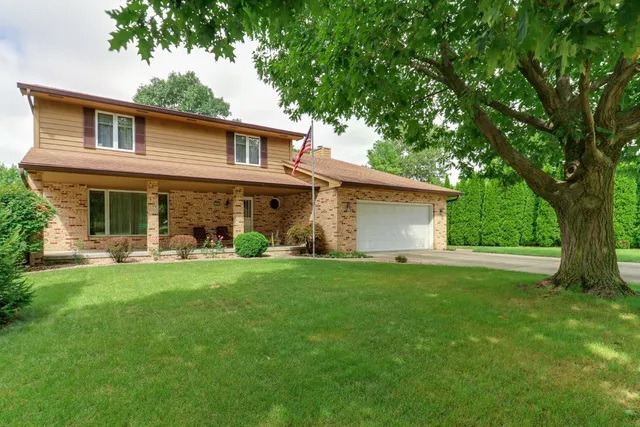 $350,000 | 1005 South Hershey Road, Bloomington, IL 61704