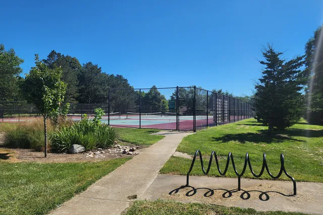 $350,000 | 1005 South Hershey Road, Bloomington, IL 61704