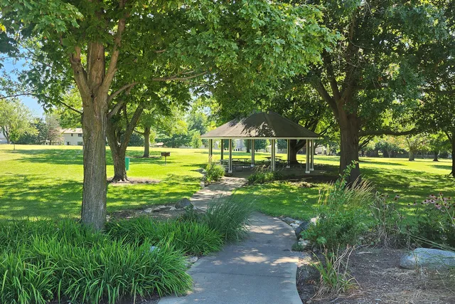 $350,000 | 1005 South Hershey Road, Bloomington, IL 61704