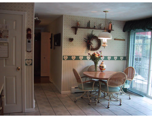 18 Longmeadow Road Westborough, MA 01581 - Photo 4 of 10 Gallery Image 4