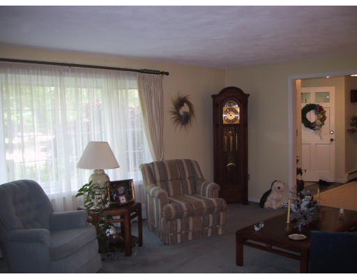 18 Longmeadow Road Westborough, MA 01581 - Photo 7 of 10 Gallery Image 7