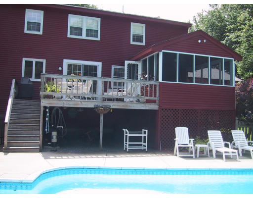 18 Longmeadow Road Westborough, MA 01581 - Photo 8 of 10 Gallery Image 8