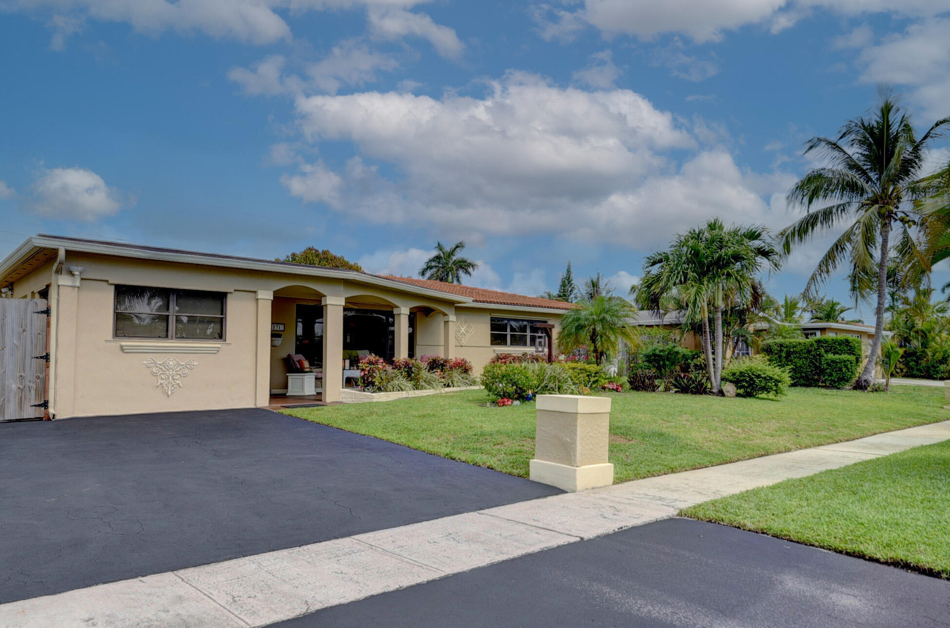 2171 Northeast 4th Way Boca Raton, FL 33431 - Photo 6 of 20 Side Front View