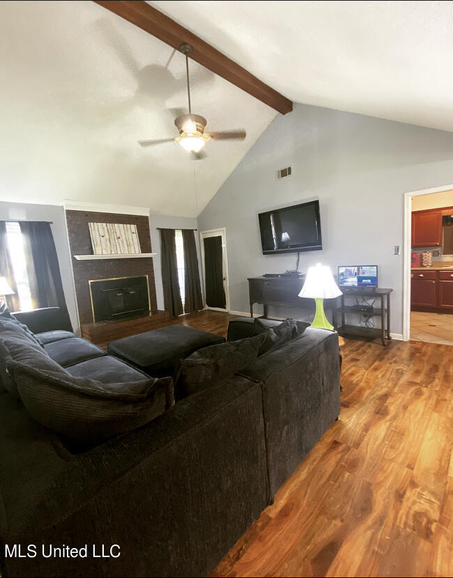 1760 Malone Road Nesbit, MS 38651 - Photo 3 of 10 Living Room