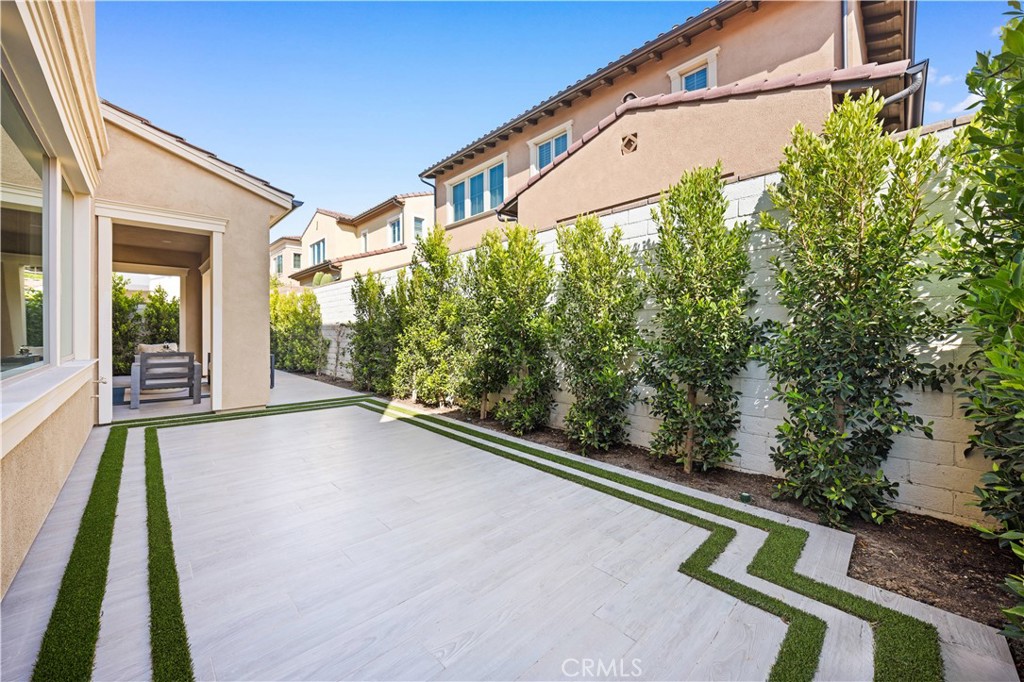 210 Sutters Mill Irvine, CA 92602 - Photo 27 of 46 a view of a balcony with yard
