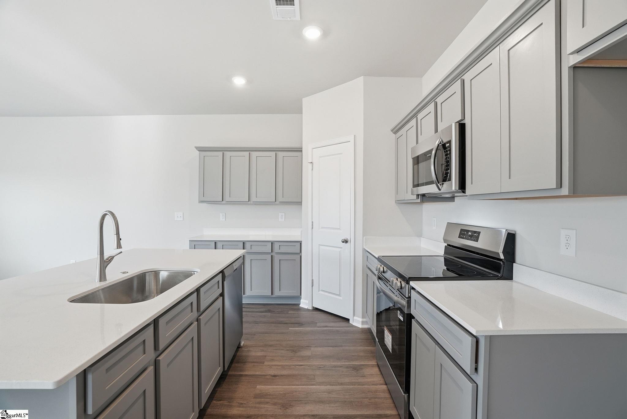 331 Lilac Loop Greenwood, SC 29646 - Photo 13 of 27