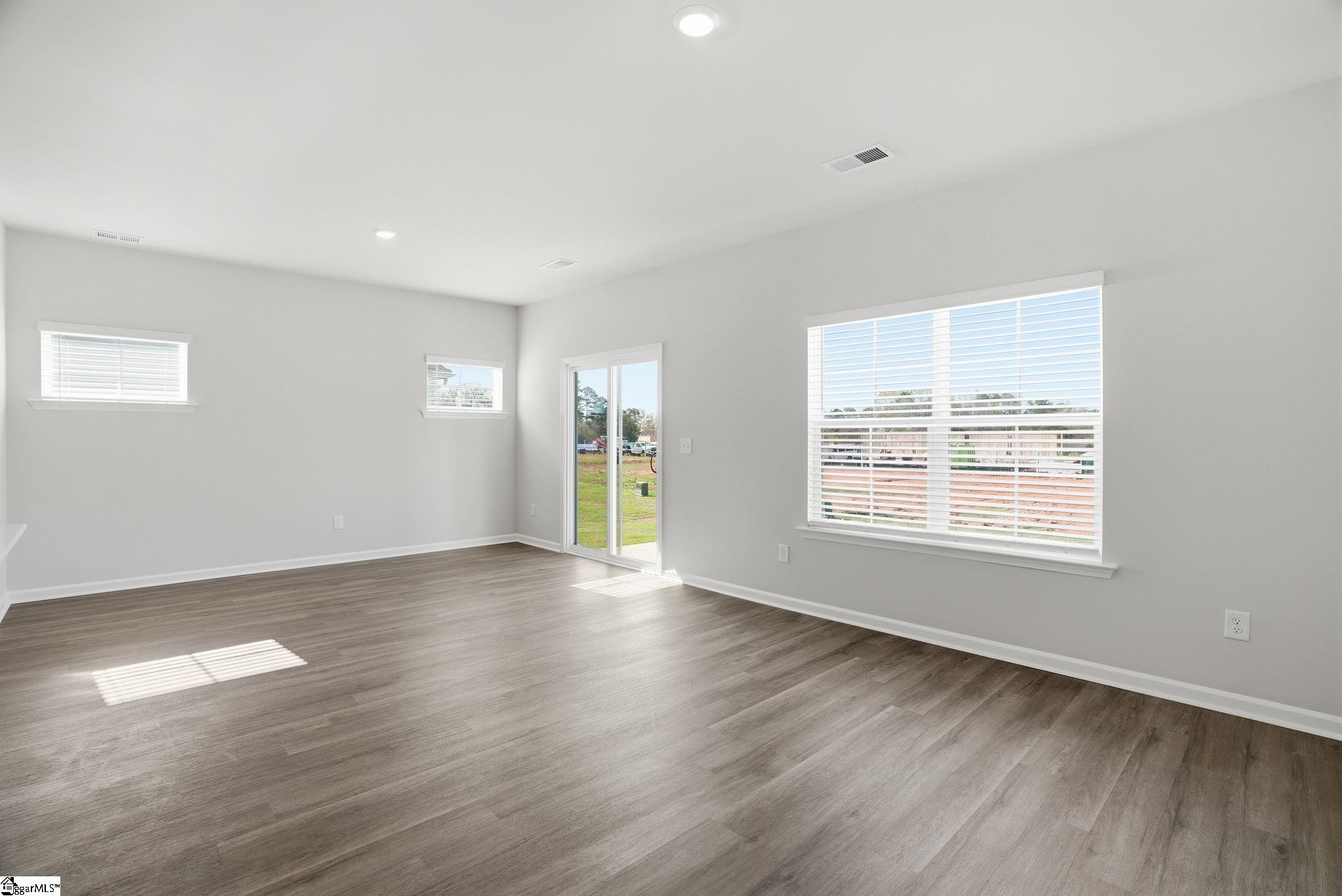 331 Lilac Loop Greenwood, SC 29646 - Photo 5 of 27