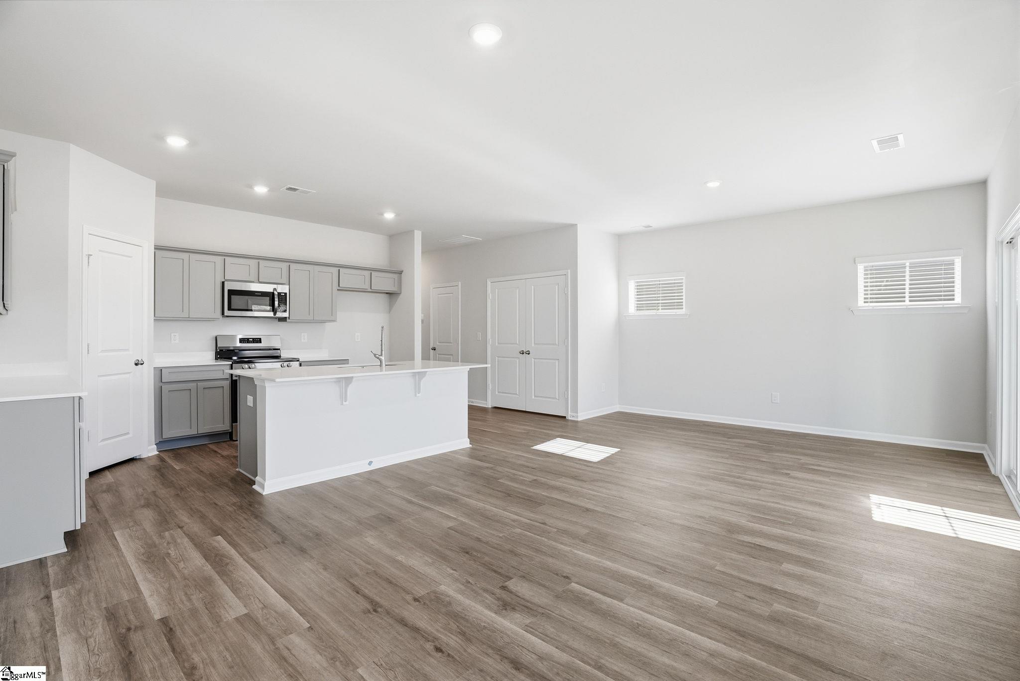 331 Lilac Loop Greenwood, SC 29646 - Photo 6 of 27