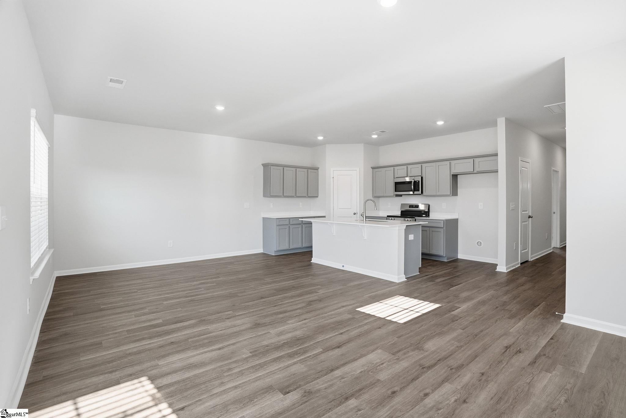 331 Lilac Loop Greenwood, SC 29646 - Photo 7 of 27