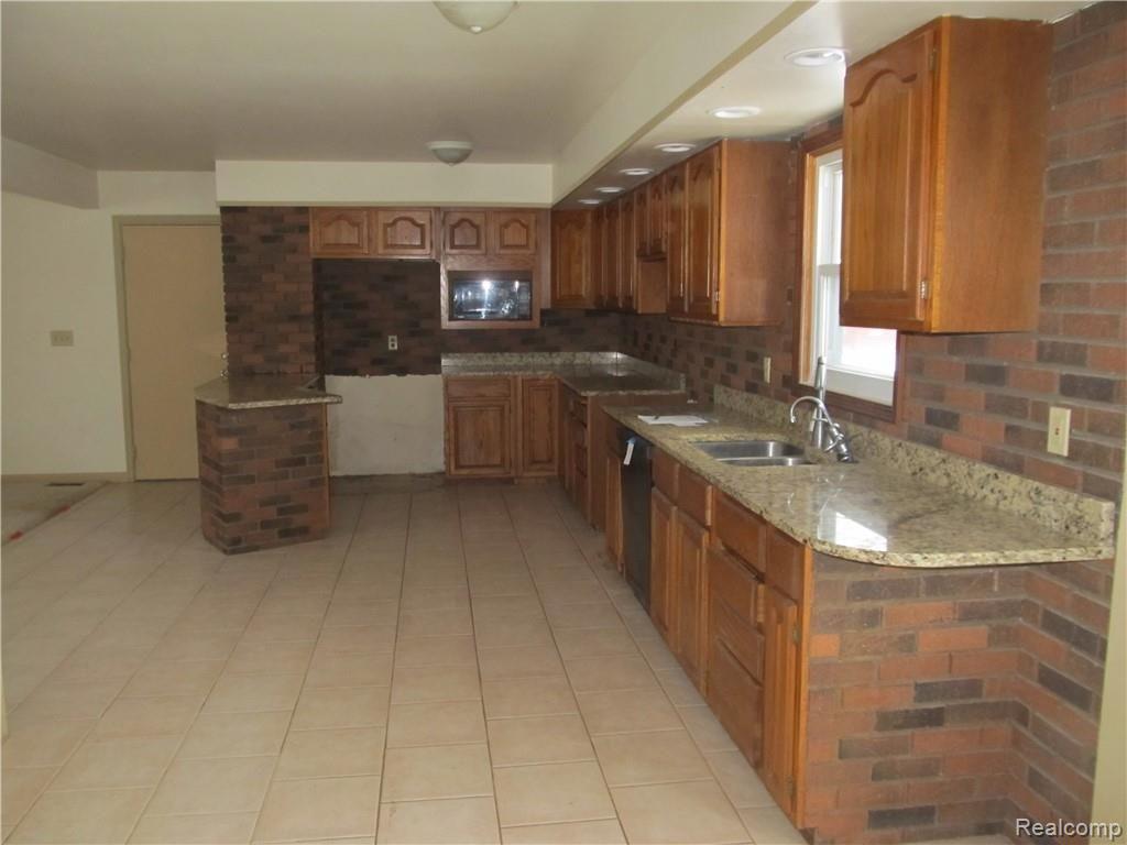 8253 McCandlish Road Grand Blanc, MI 48439 - Photo 14 of 32 IMG_3284.JPG