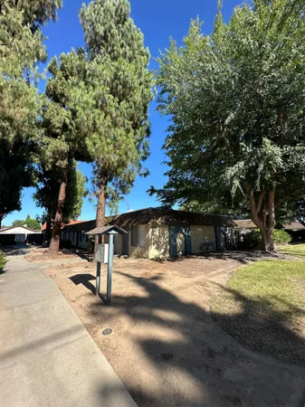 $1,250 | 481 Minnewawa Avenue, Unit 101, Clovis, CA 93612