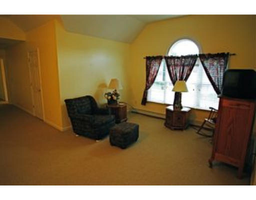6 Aspen Road Shrewsbury, MA 01545 - Photo 12 of 19 Gallery Image 12