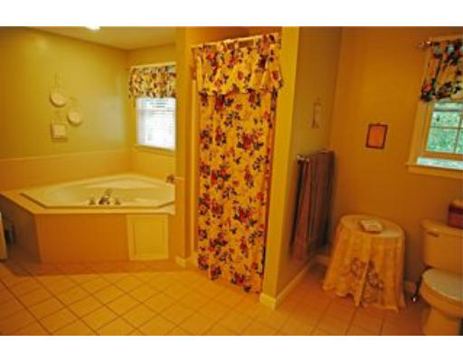 6 Aspen Road Shrewsbury, MA 01545 - Photo 13 of 19 Gallery Image 13
