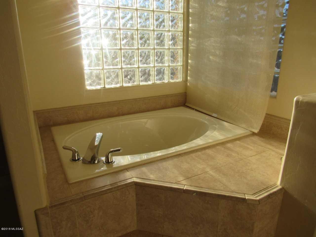 943 Circulo Tumbleweed Rio Rico, AZ 85648 - Photo 33 of 44
