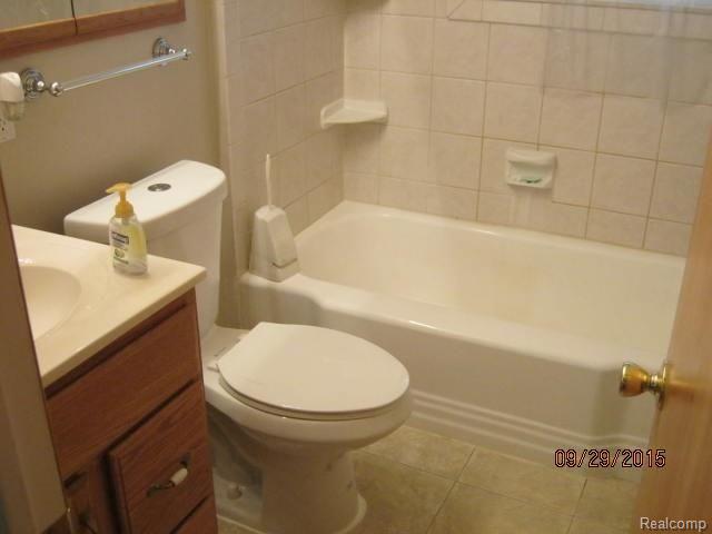 18225 Lexington Redford, MI 48240 - Photo 12 of 15 bathroom.jpg