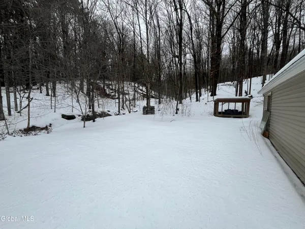 $1,200 | 2150 Highway 143, Unit REAR BUILDING, Coeymans, NY 12007