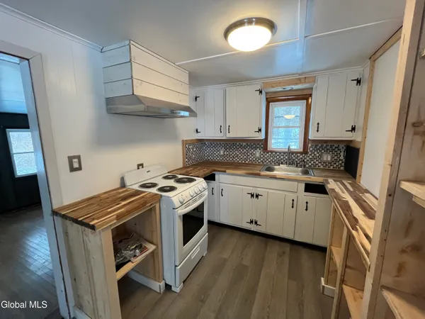 $14,400 | 2150 Highway 143, Unit REAR BUILDING, Coeymans, NY 12007