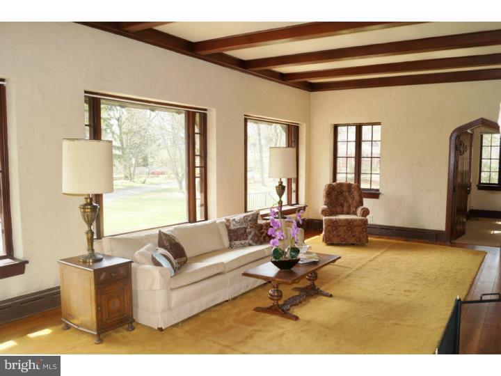 203 Rogers Road Trooper, PA 19403 - Photo 7 of 25 Living Room