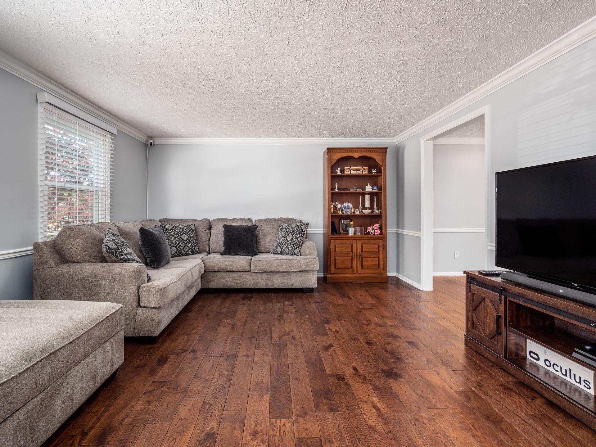 8087 Simfield Road Dublin, OH 43016 - Photo 7 of 39 Front Living Room