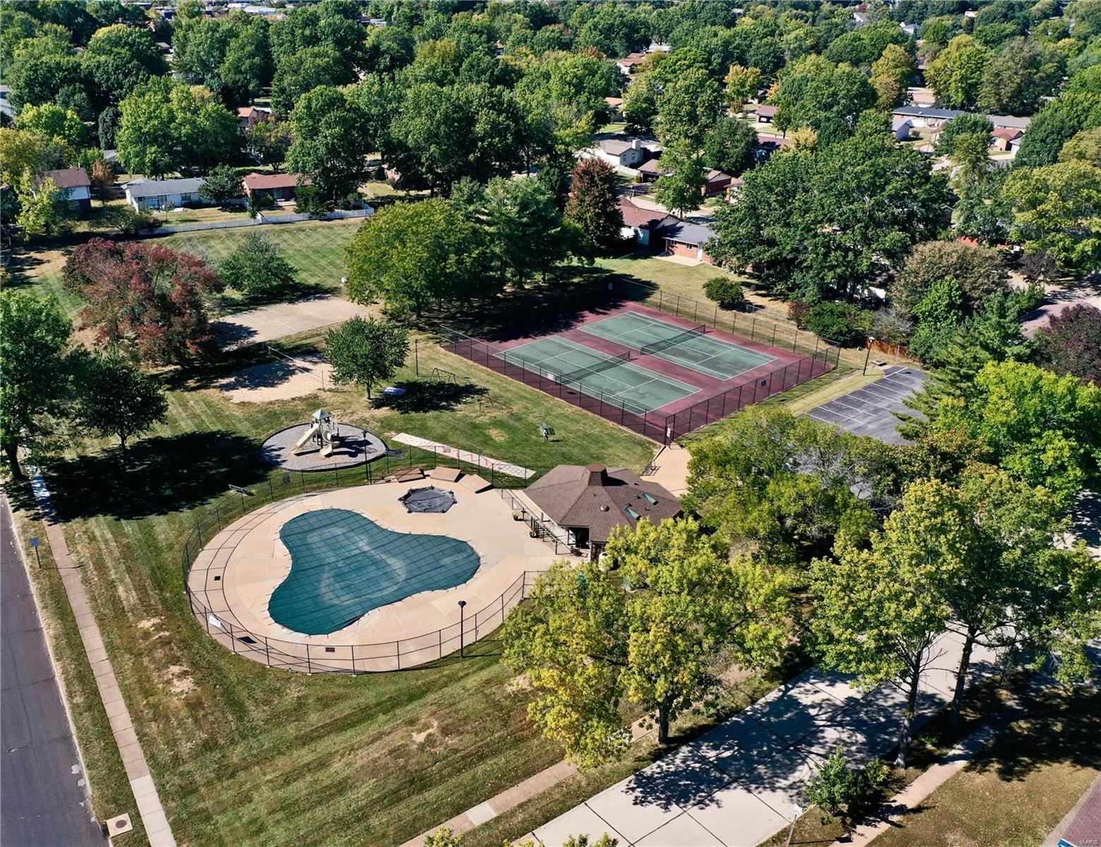 5771 Huntsport Road St. Louis, MO 63129 - Photo 3 of 19