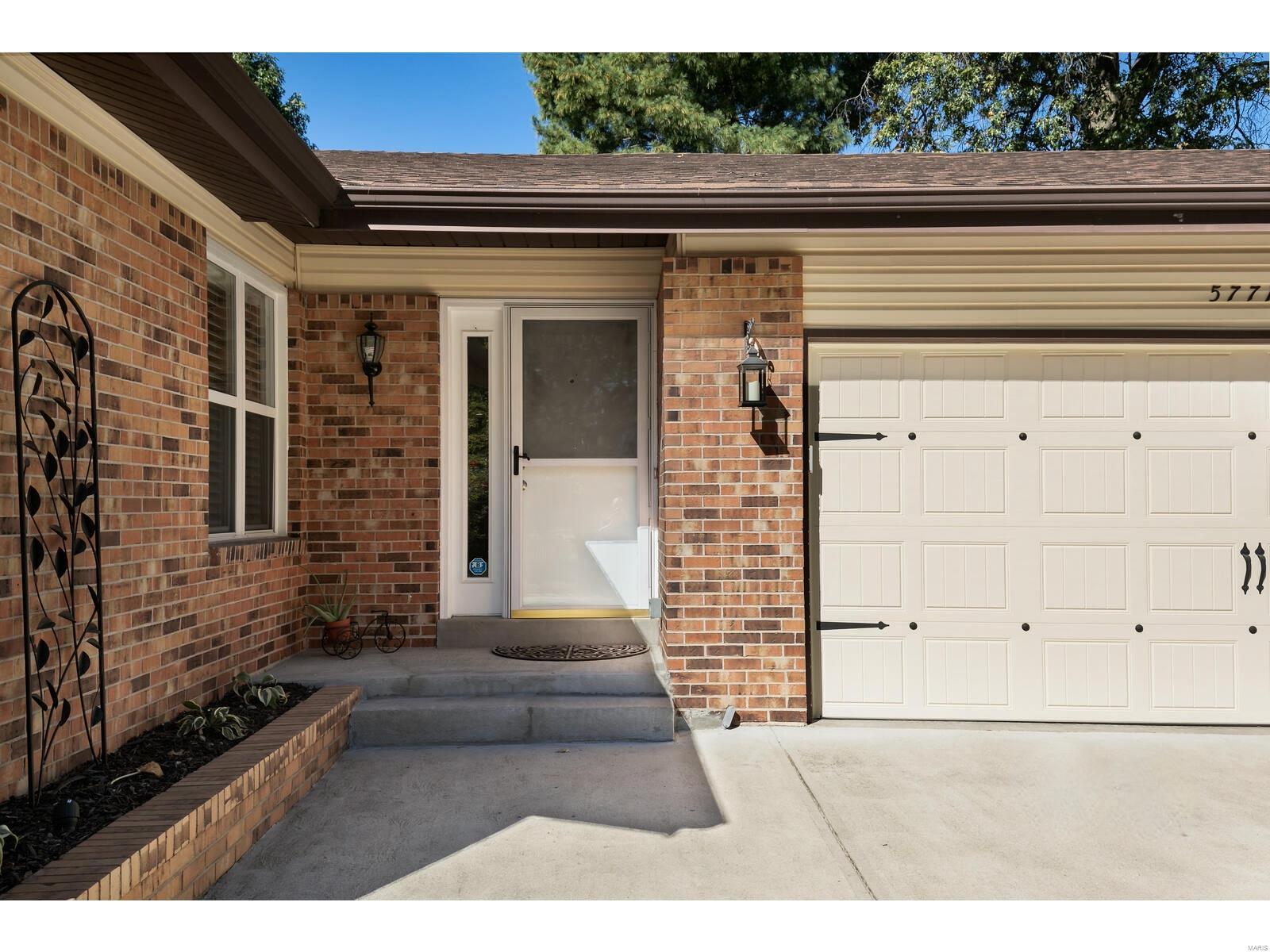 5771 Huntsport Road St. Louis, MO 63129 - Photo 5 of 19