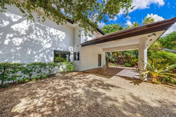 $22,000 | 3900 Douglas Road, Coconut Grove, FL 33133