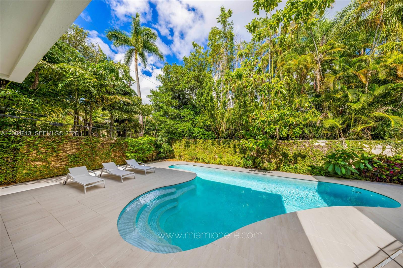 3900 Douglas Road Coconut Grove, FL 33133 - Photo 12 of 25