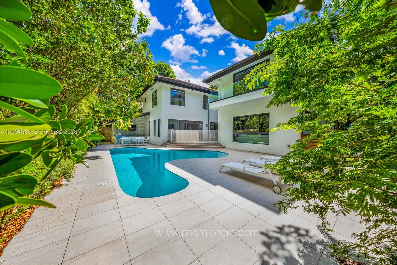 3900 Douglas Road Coconut Grove, FL 33133 - Photo 18 of 25