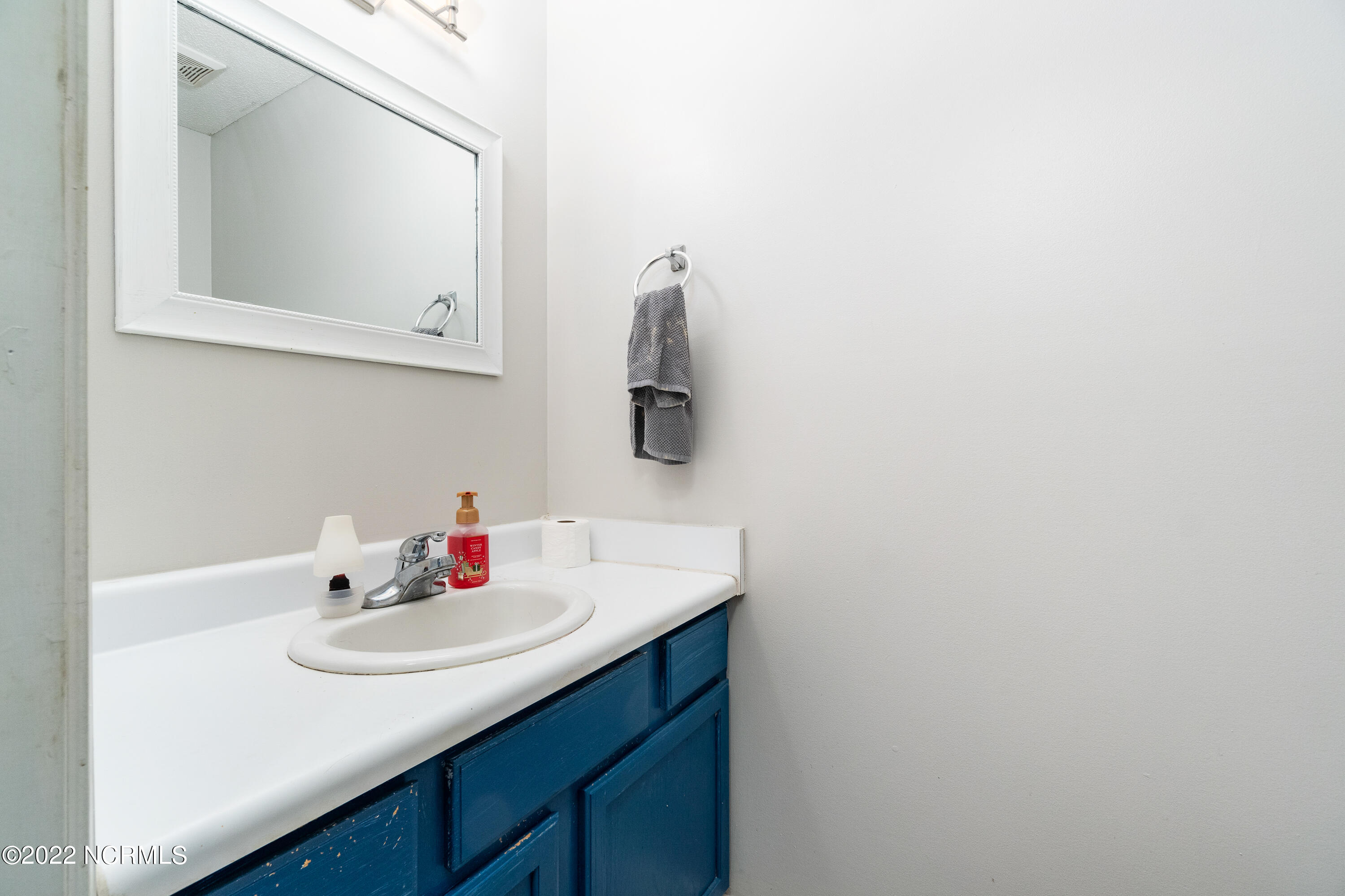 338 Foxhall Road Newport, NC 28570 - Photo 11 of 22 Powder Room