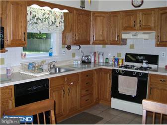 114 Moonflower Road Hatboro, PA 19040 - Photo 3 of 12 Gallery Image 3