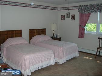114 Moonflower Road Hatboro, PA 19040 - Photo 6 of 12 Gallery Image 6