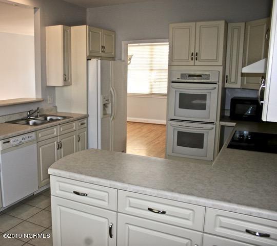 332 Emerald Ridge Drive Hampstead, NC 28443 - Photo 8 of 30 8