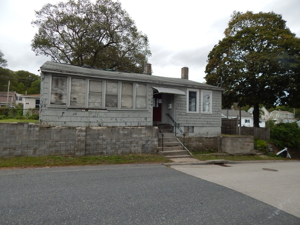 344 Bridle Path Worcester, MA 01604 - Photo 1 of 17 Gallery Image 1