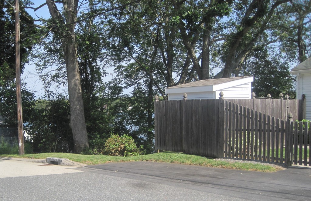 344 Bridle Path Worcester, MA 01604 - Photo 16 of 17 Gallery Image 16