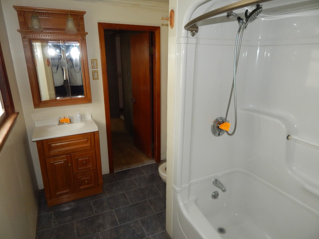 344 Bridle Path Worcester, MA 01604 - Photo 10 of 17 Gallery Image 10