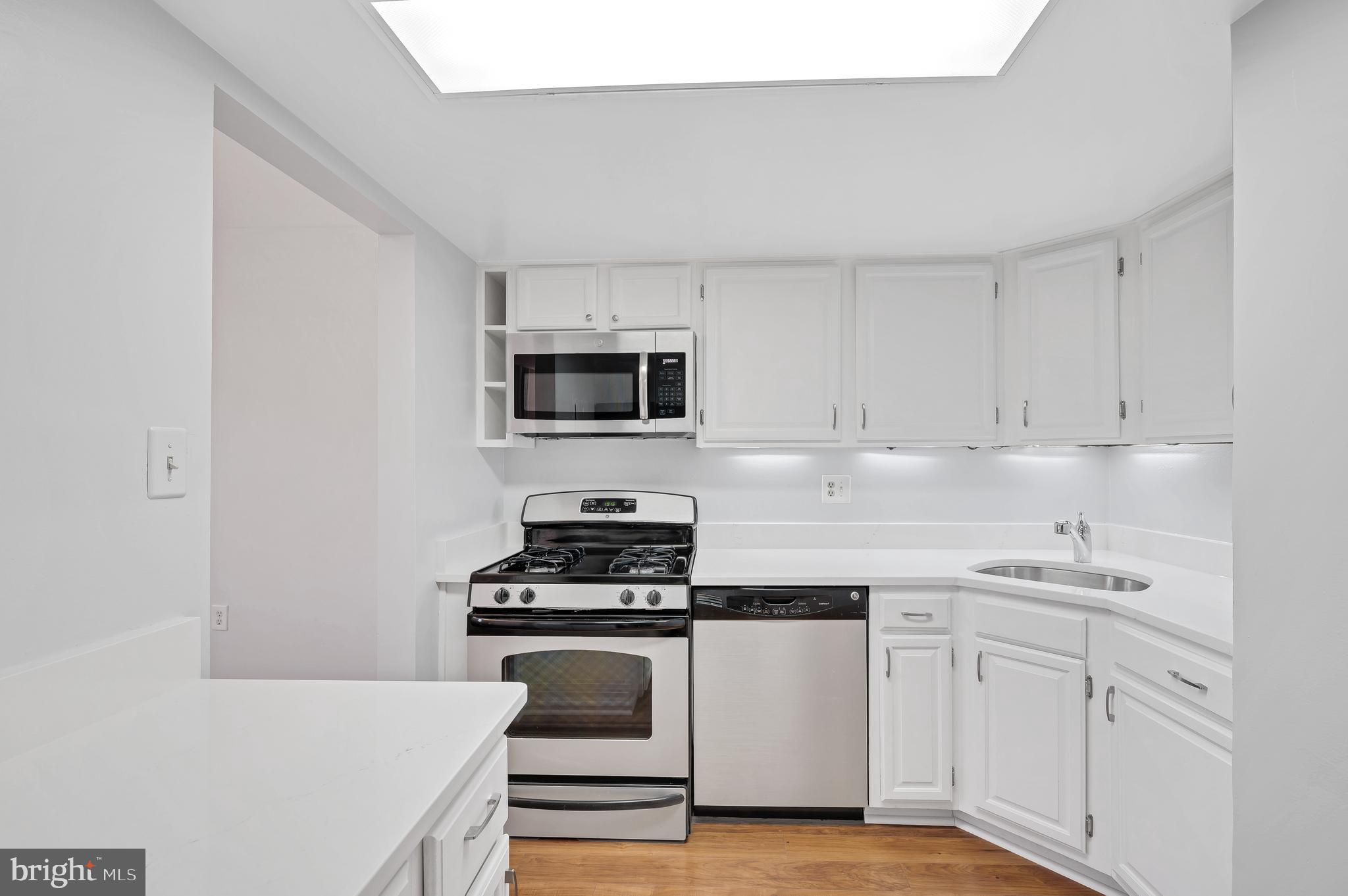 1556 Northgate Square, Unit 21B Reston, VA 20190 - Photo 4 of 25