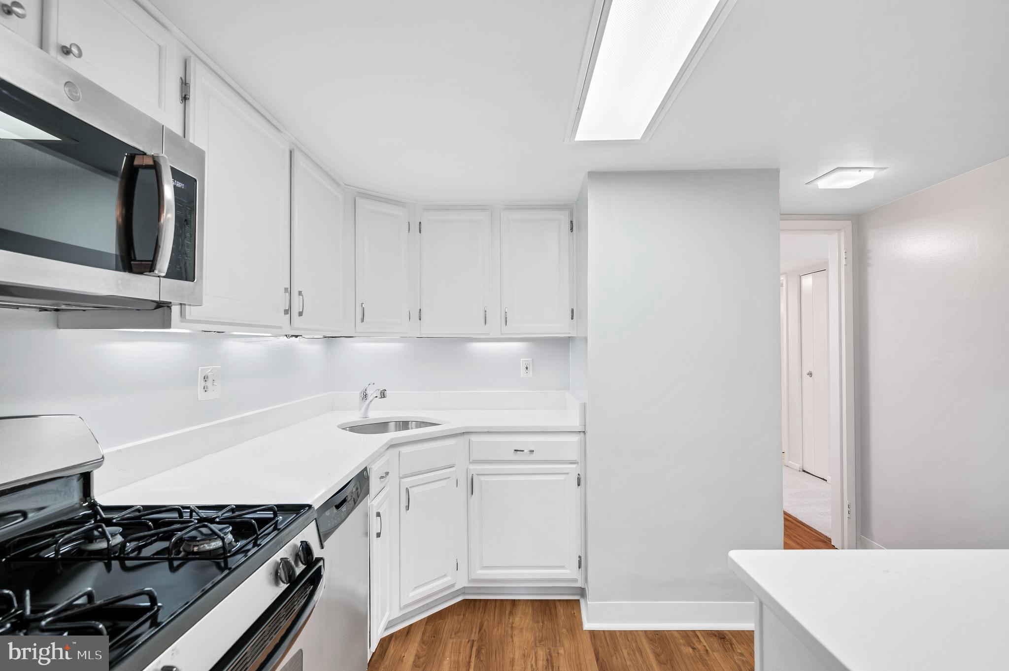 1556 Northgate Square, Unit 21B Reston, VA 20190 - Photo 5 of 25