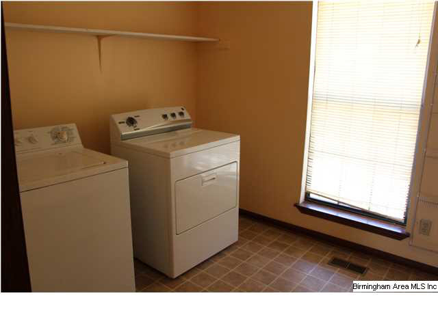 509 11th Street Northwest Alabaster, AL 35007 - Photo 11 of 28