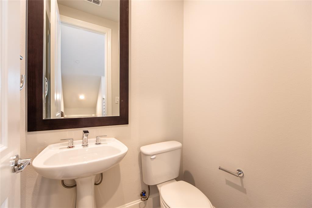 14948 Oak Street Addison, TX 75001 - Photo 31 of 38