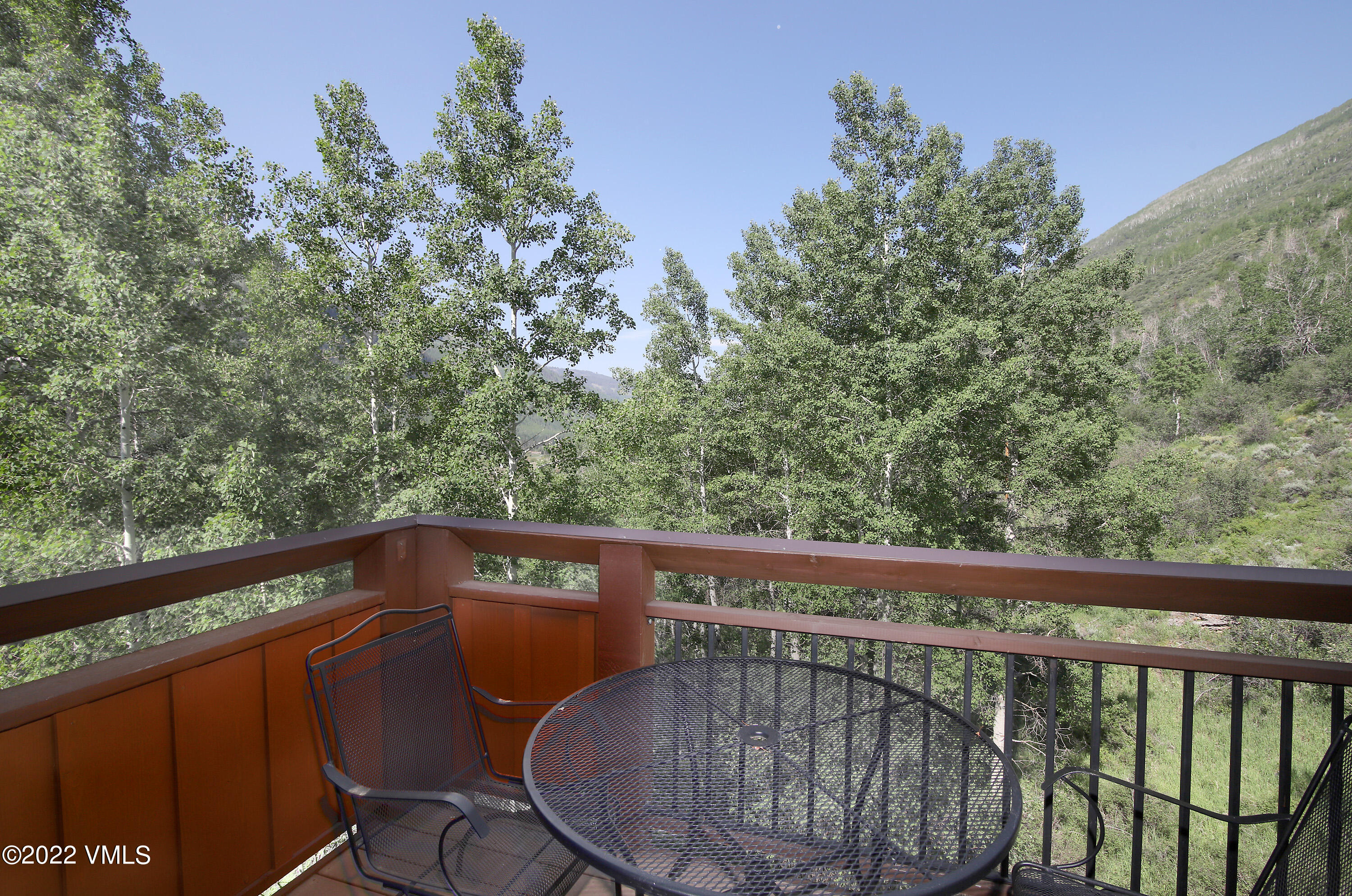 2875 Manns Ranch Road, Unit H3 Vail, CO 81657 - Photo 11 of 18 a view of balcony with furniture