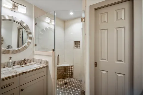 $535,000 | 1911 Stebbins Drive, Houston, TX 77043