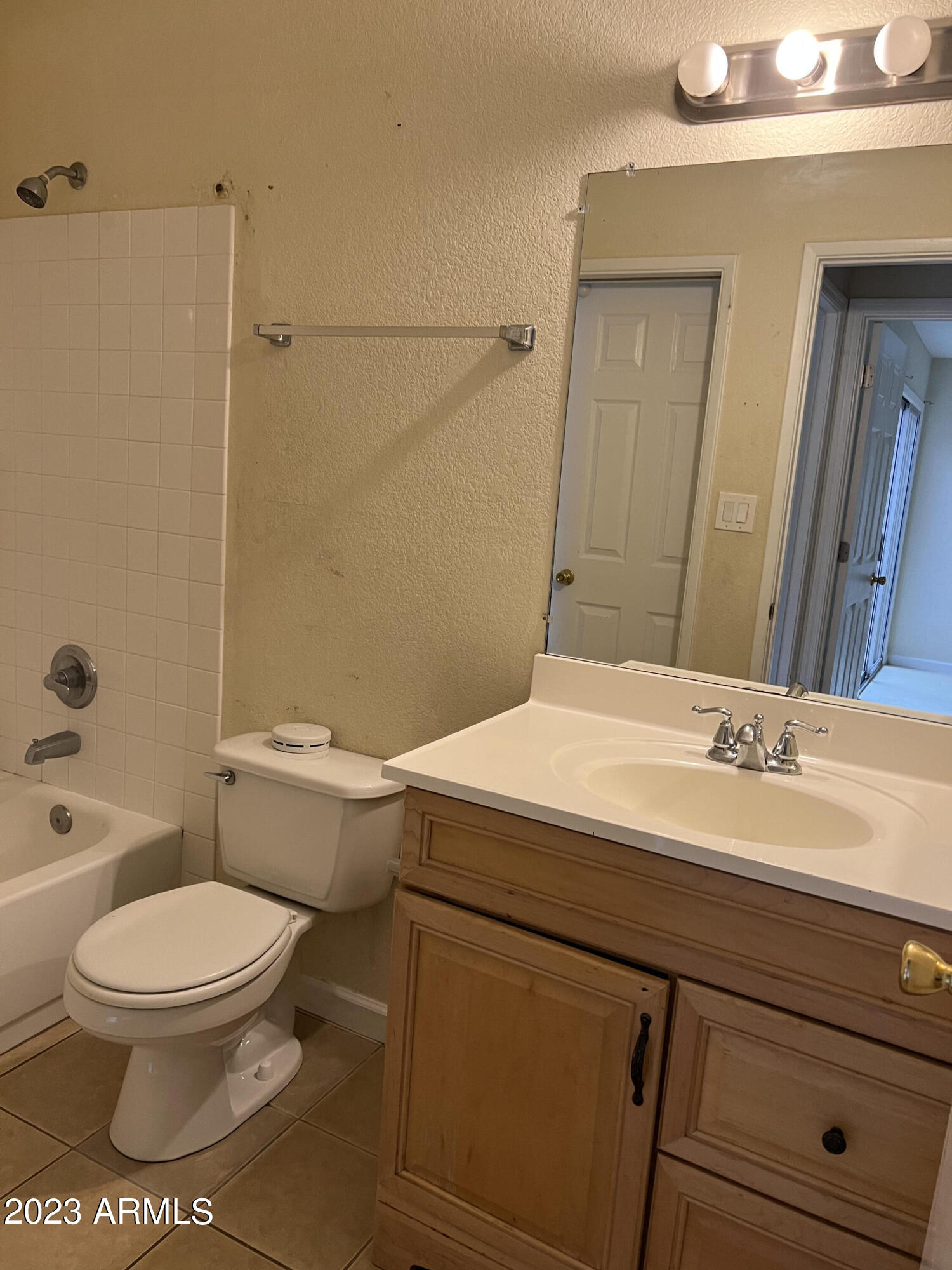 95 North Cooper Road, Unit 76 Chandler, AZ 85225 - Photo 8 of 11 Owner's Bath