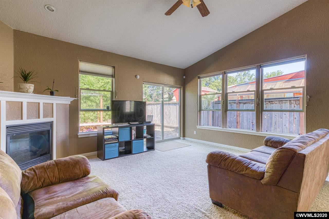 886 Helmick Road Monmouth, OR 97361 - Photo 7 of 35
