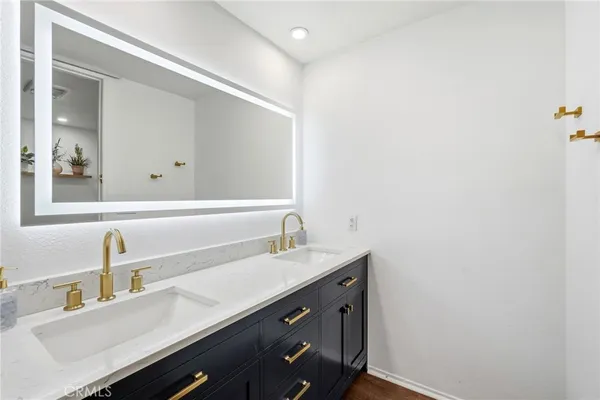 $499,000 | 17711 Margate Street, Unit 103, Encino, CA 91316