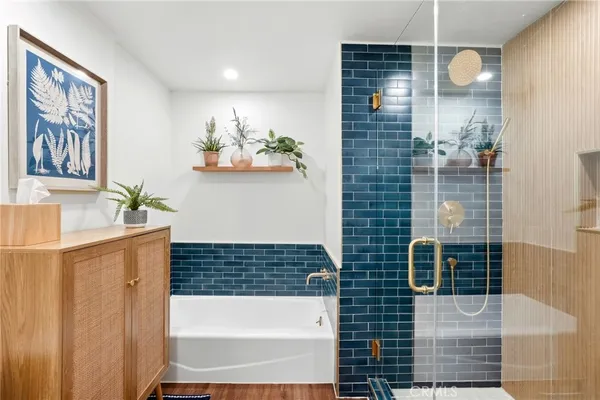 $499,000 | 17711 Margate Street, Unit 103, Encino, CA 91316