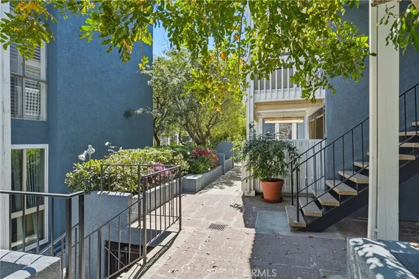 $499,000 | 17711 Margate Street, Unit 103, Encino, CA 91316