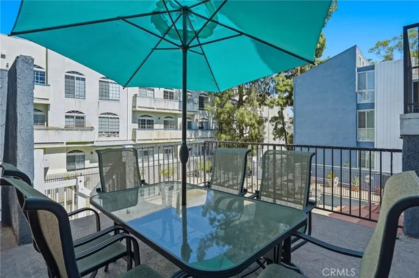 $499,000 | 17711 Margate Street, Unit 103, Encino, CA 91316