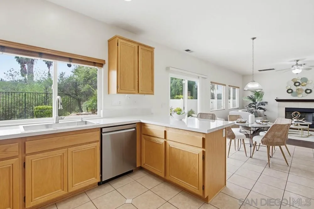 12701 Oak Knoll Road Poway, CA 92064 - Photo 8 of 47 Gallery Image 8